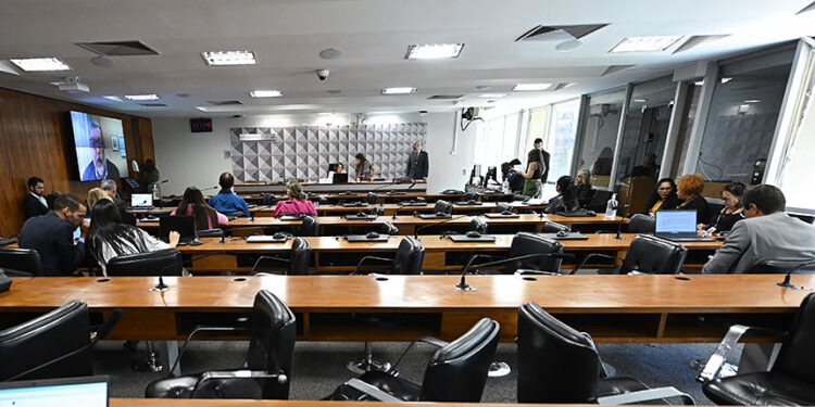 CDH aprova validade indeterminada para avaliação de deficiência permanente — Senado Notícias