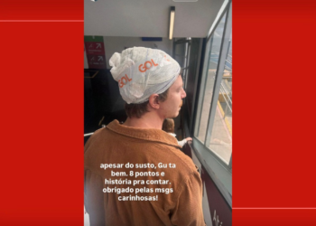 Vocalista da banda Scalene cai durante show em Brasília e leva oito pontos na cabeça