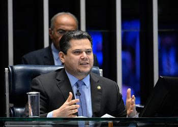 PEC da escala 6×1 não irá diretamente para o Plenário do Senado, diz Davi — Senado Notícias