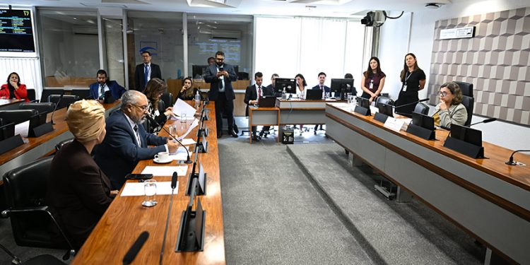 CE aprova o nome de Nilo Peçanha no Livro dos Heróis e Heroínas da Pátria — Senado Notícias