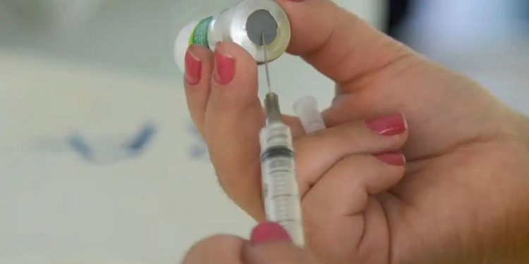 Brasil avança na vacinação, mas cobertura ainda está abaixo das metas de proteção